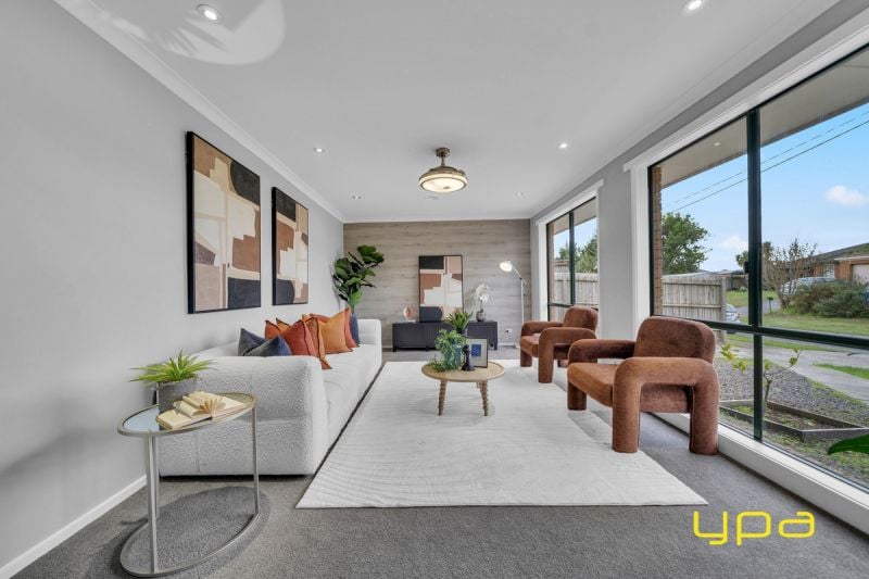 3 Maureen Close Cranbourne West VIC, Cranbourne West - Image 1