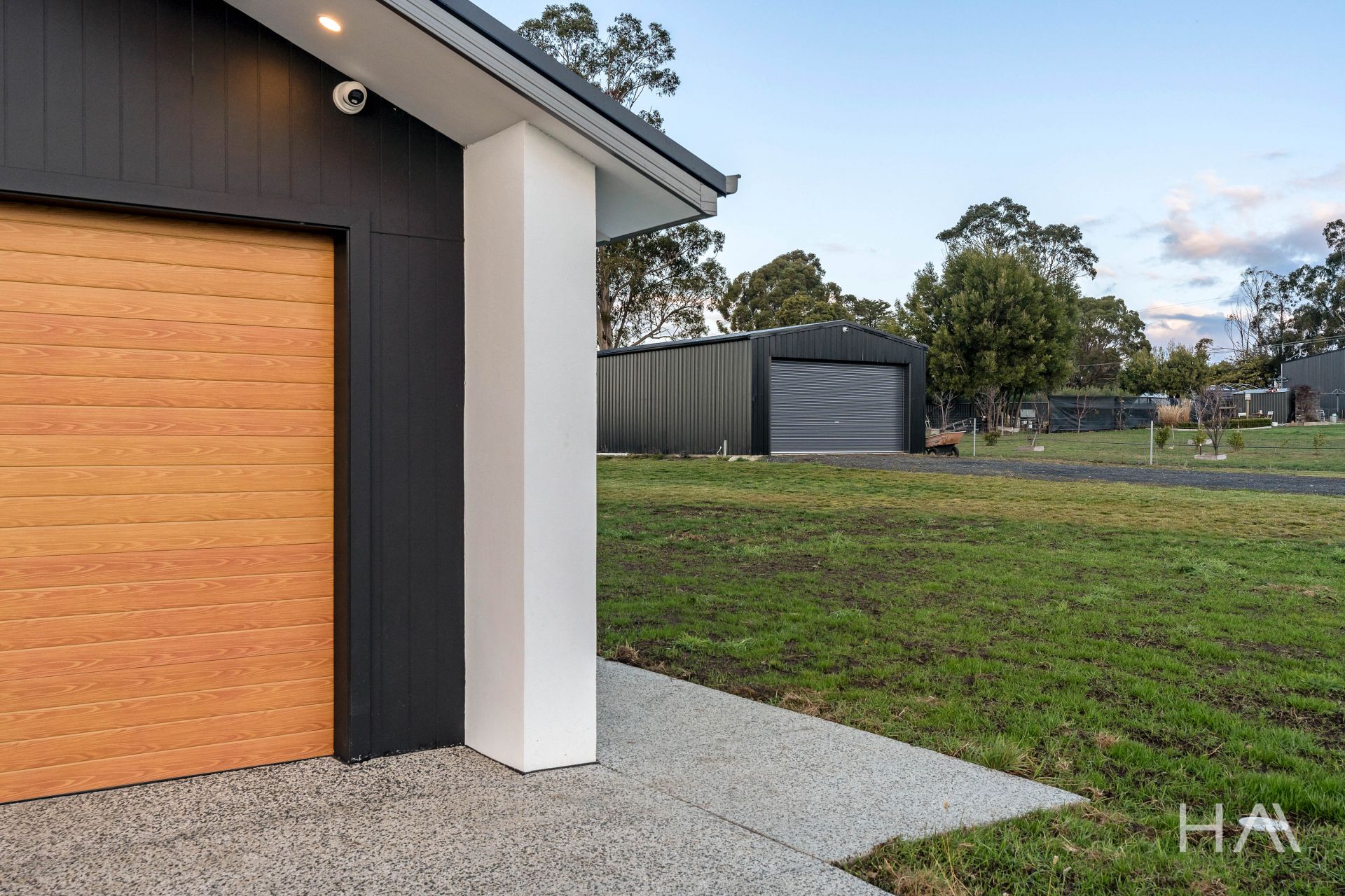 95 Five Acre Row Westbury, Westbury - Thumbnail 5