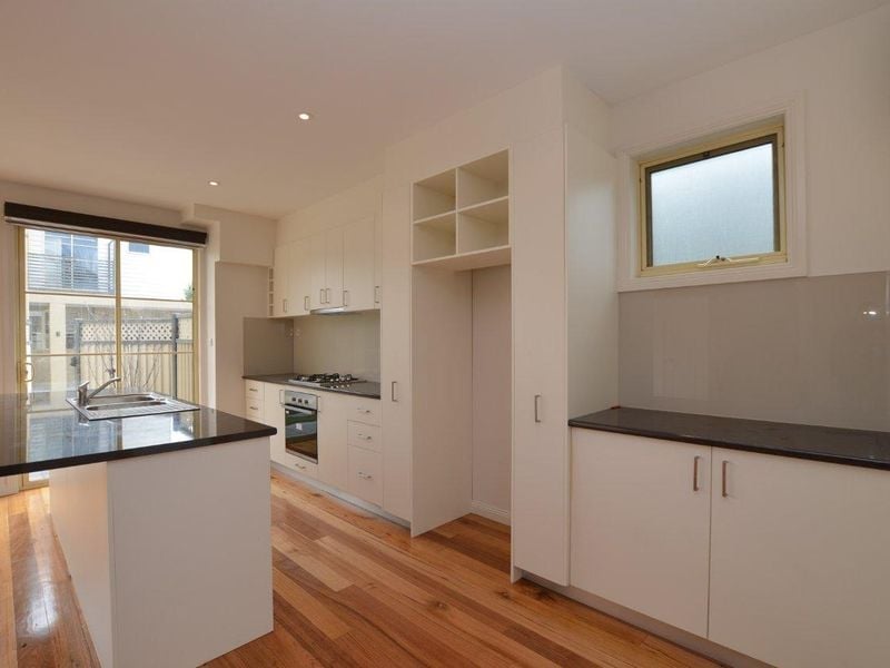 2/126 Blackwood Street Yarraville VIC, Yarraville - Thumbnail 4