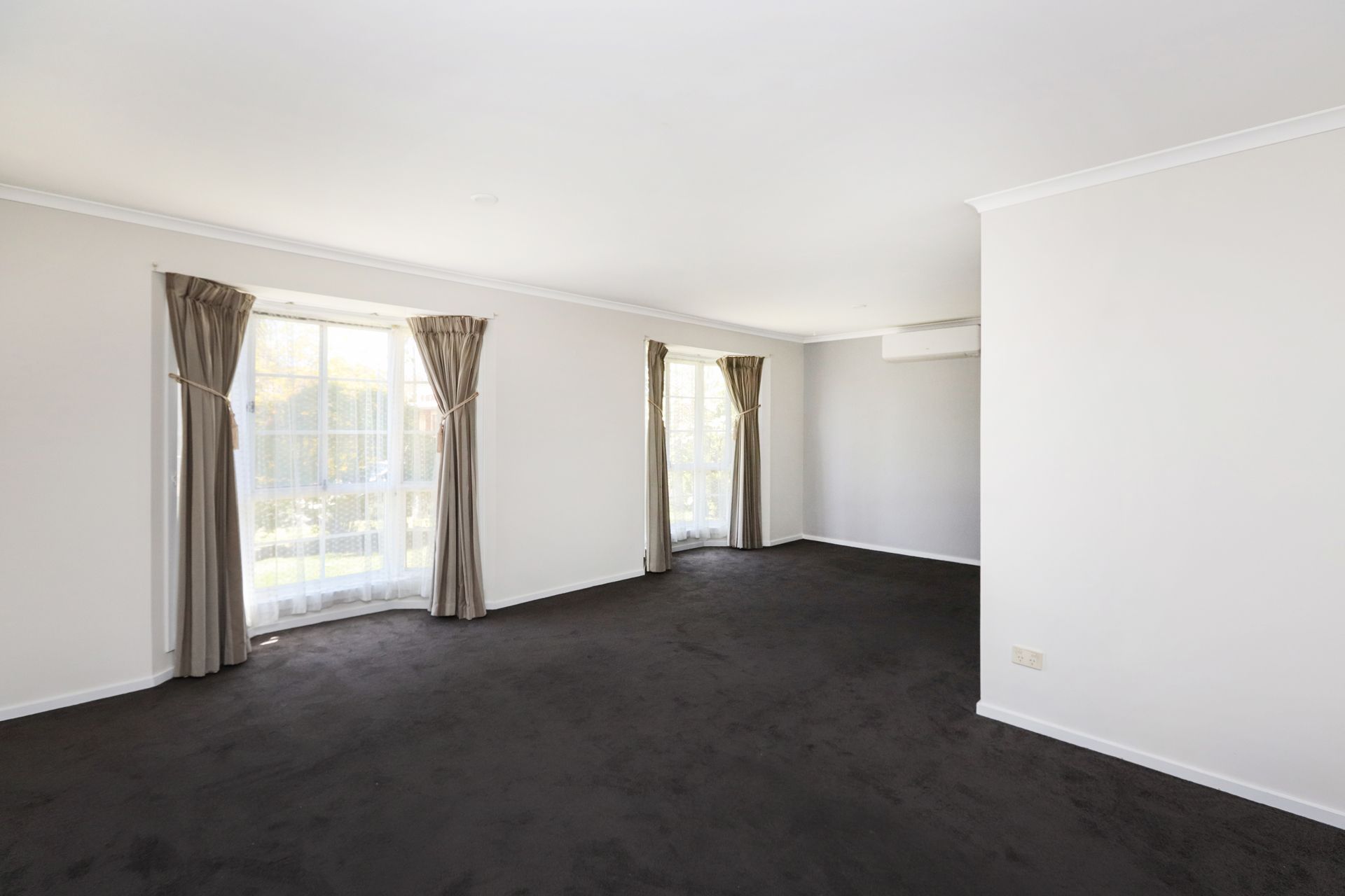 2 Adam Court Werribee VIC, Werribee - Thumbnail 3