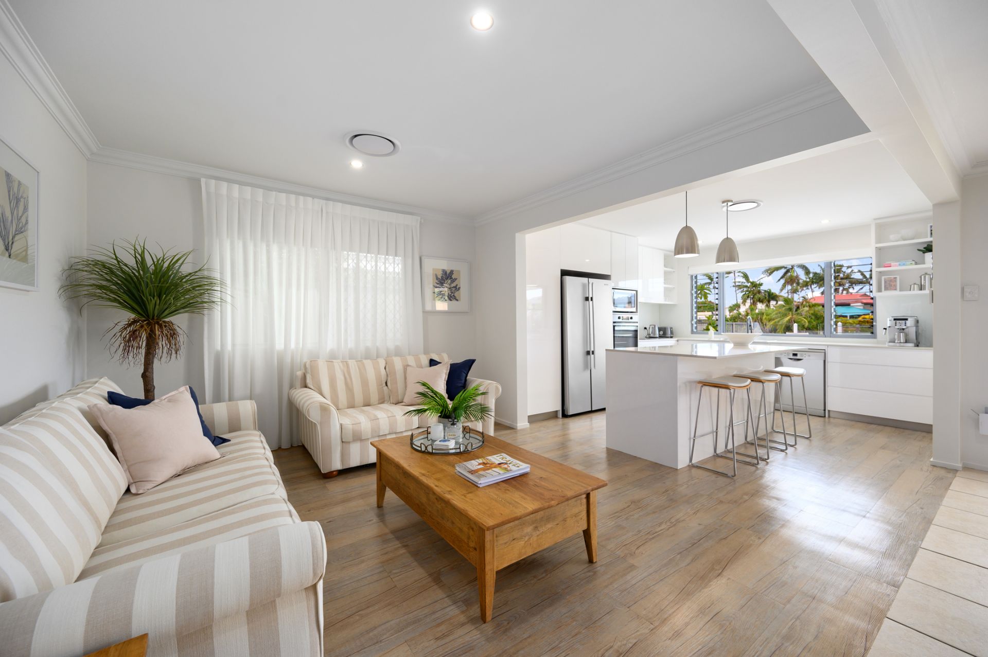 25 O'Grady Drive, Paradise Point - Thumbnail 2