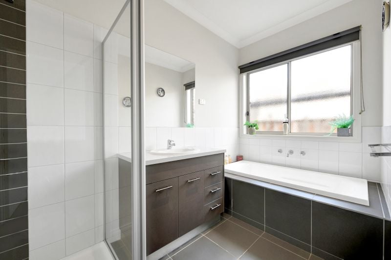 13 Jenolan Way, South Morang