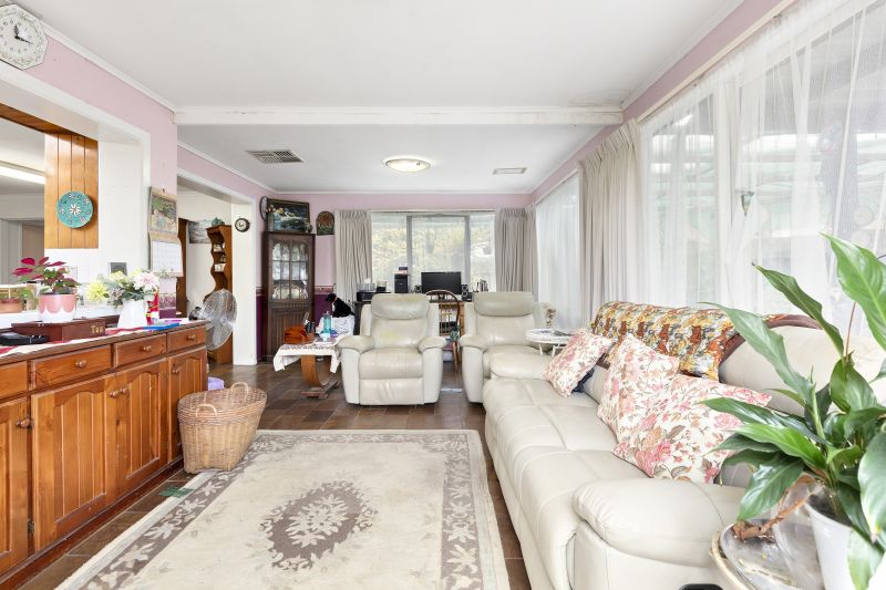 33 Hurlstone Crescent, Mill Park