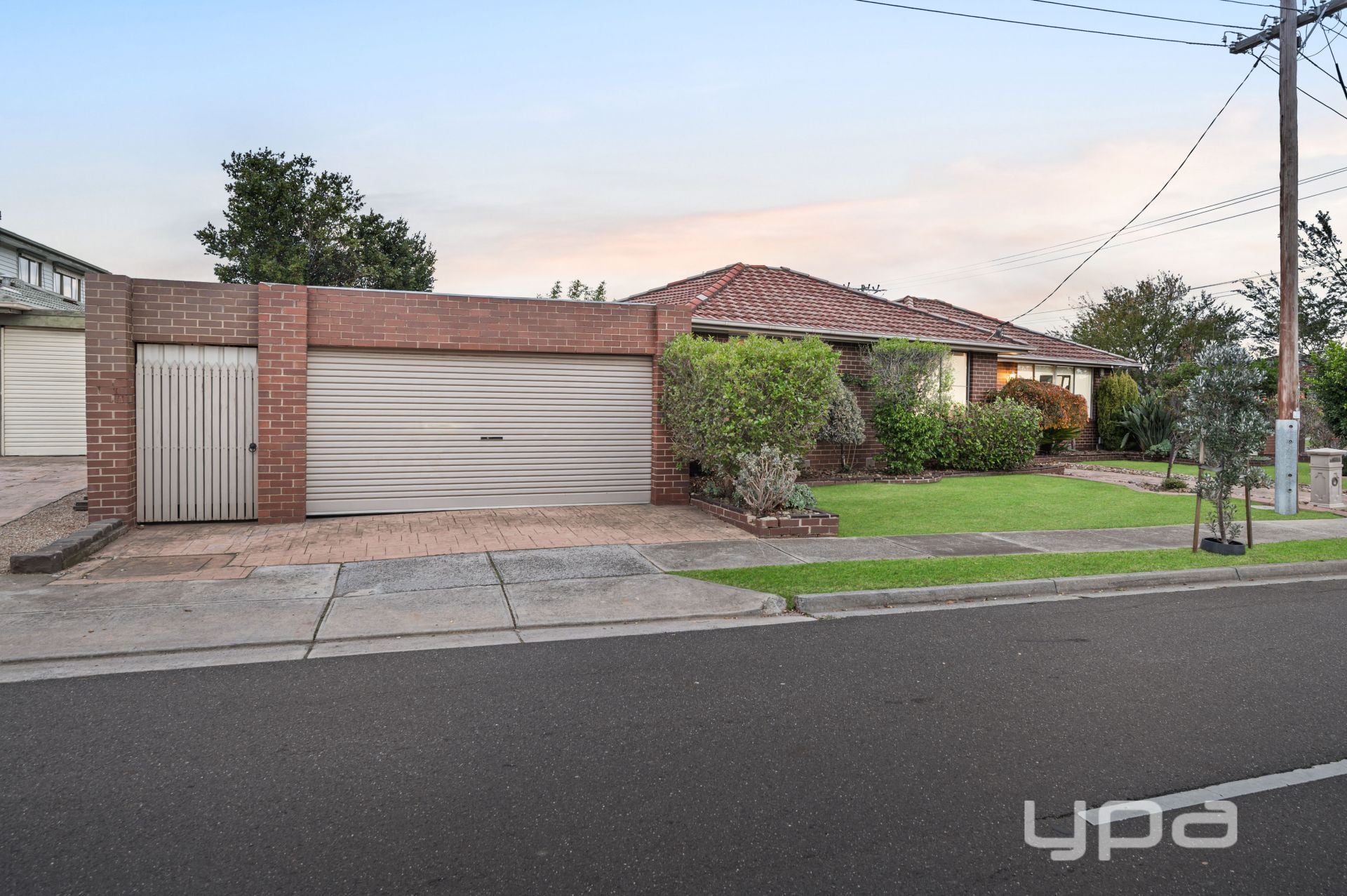 252 Carrick Drive Gladstone Park VIC, Gladstone Park - Thumbnail 2