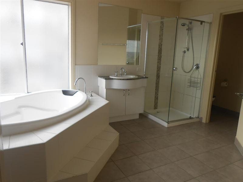 Stylish Home, Great Location