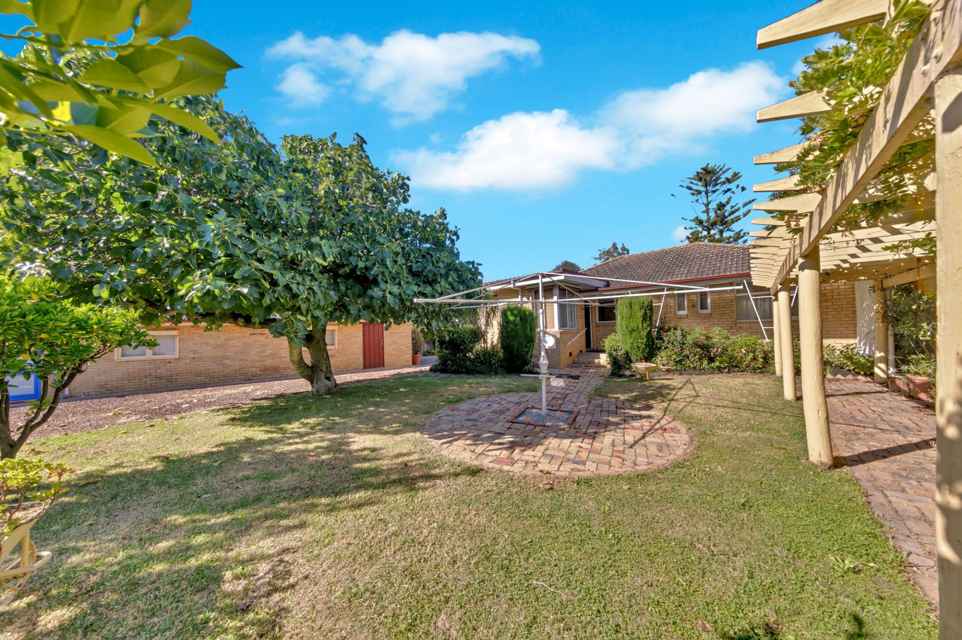 926 m2  =  Big Potential , Big Rewards