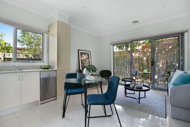 3/155 Rathcown Road, Reservoir