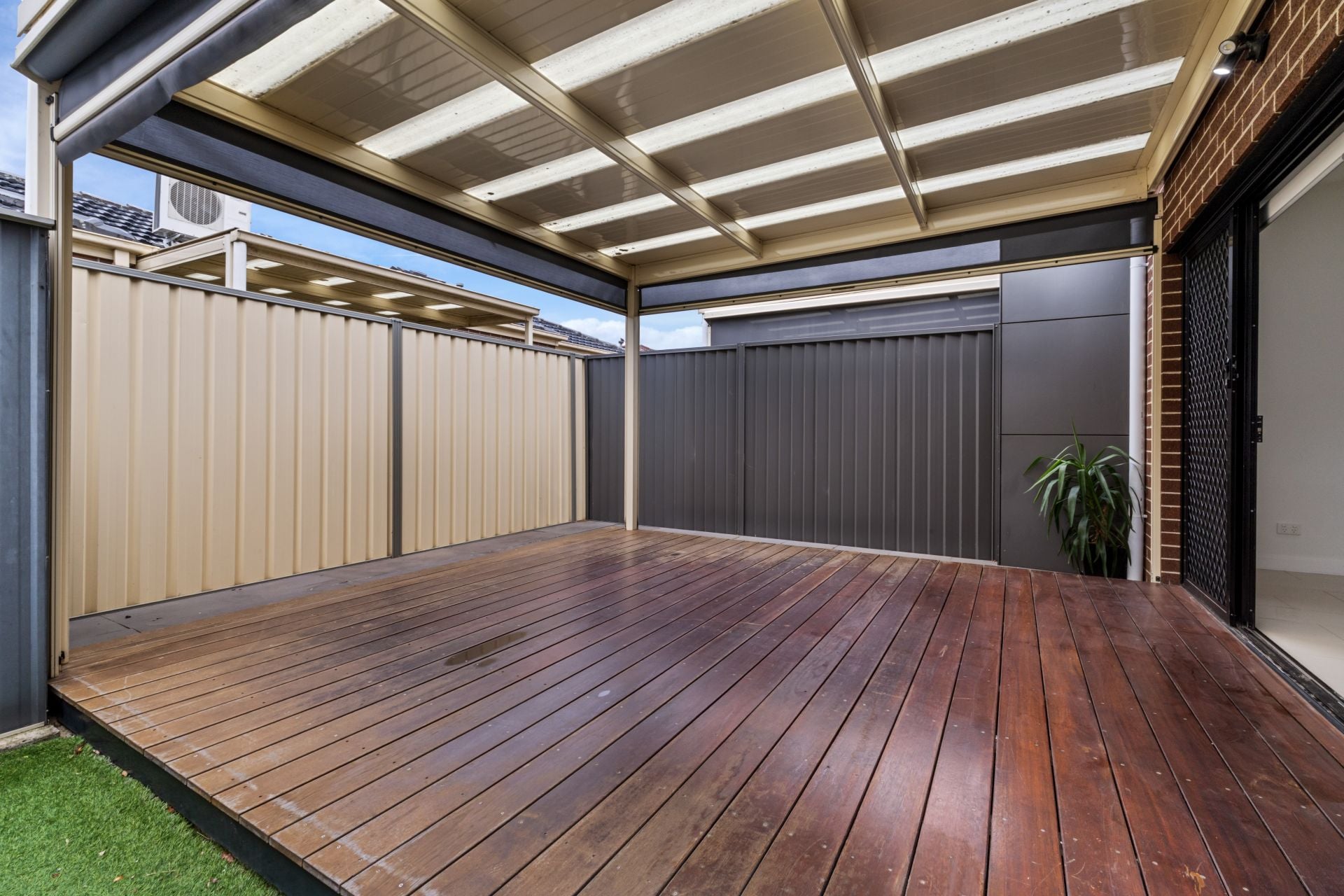 Comfort And Convenience In A Prime Lalor Location