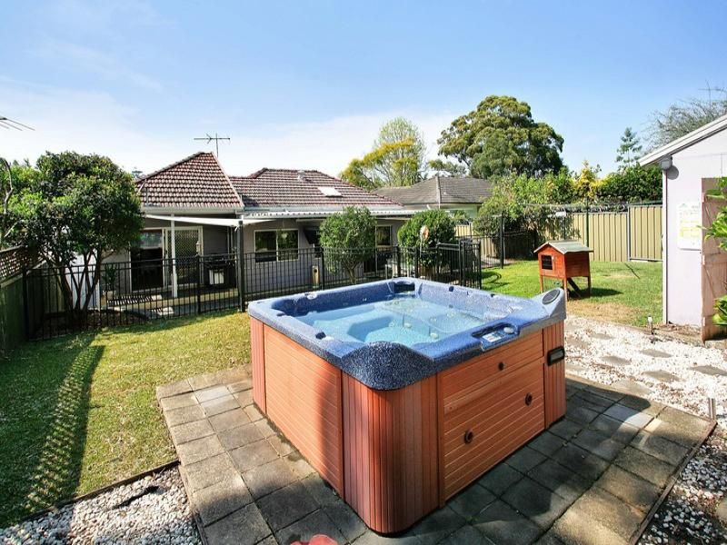 9 Linden Street SUTHERLAND 2232