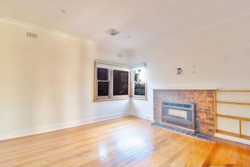 7 Mendip Road, Reservoir