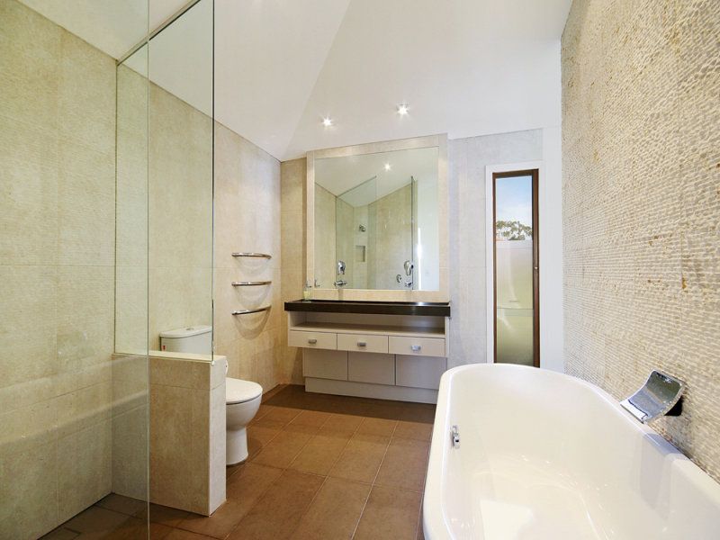 8 Illawong Avenue CARINGBAH SOUTH 2229