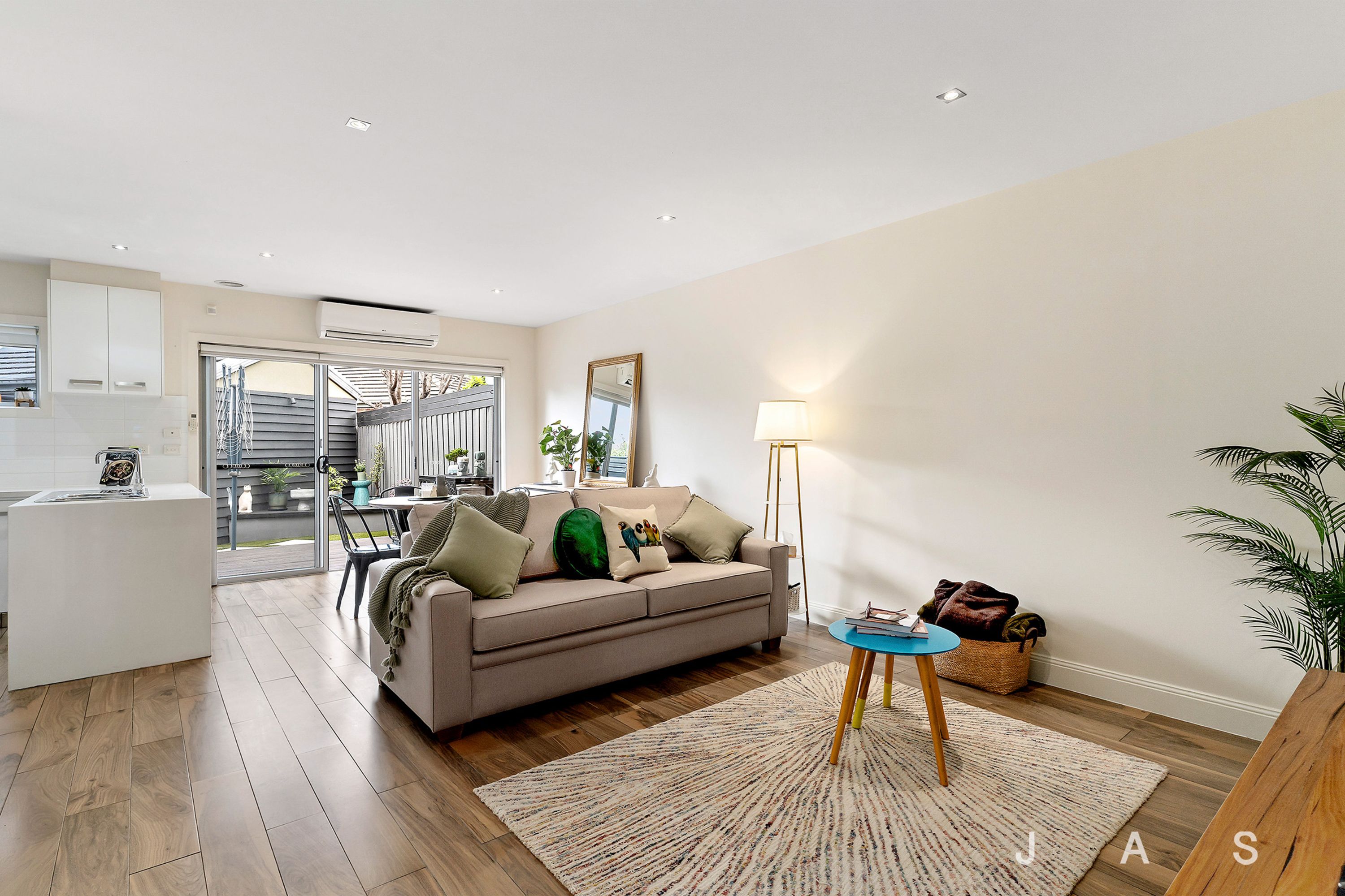 1 Douglas Street, Altona North, Altona North - Thumbnail 4
