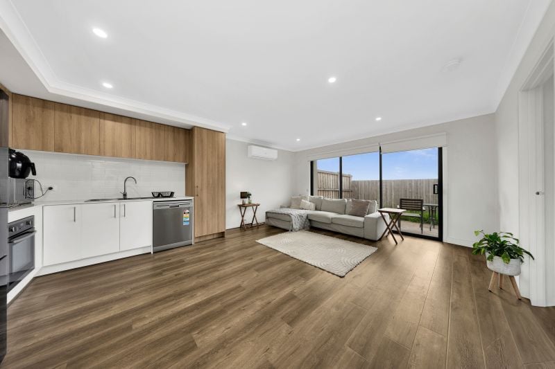 11 Romanesque Drive, Deanside