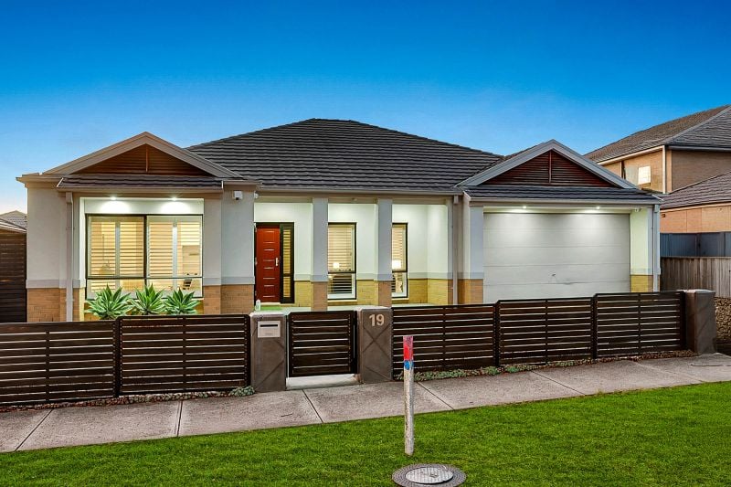 19 Stonebridge Rise, Epping