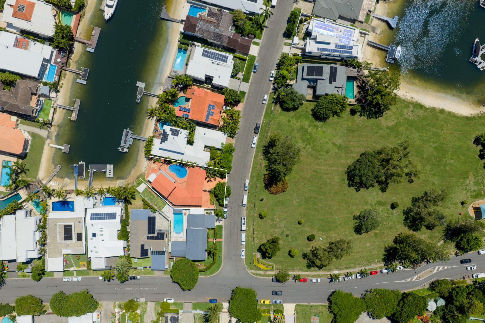 $ 2,750,000, Paradise Waters - Thumbnail 3