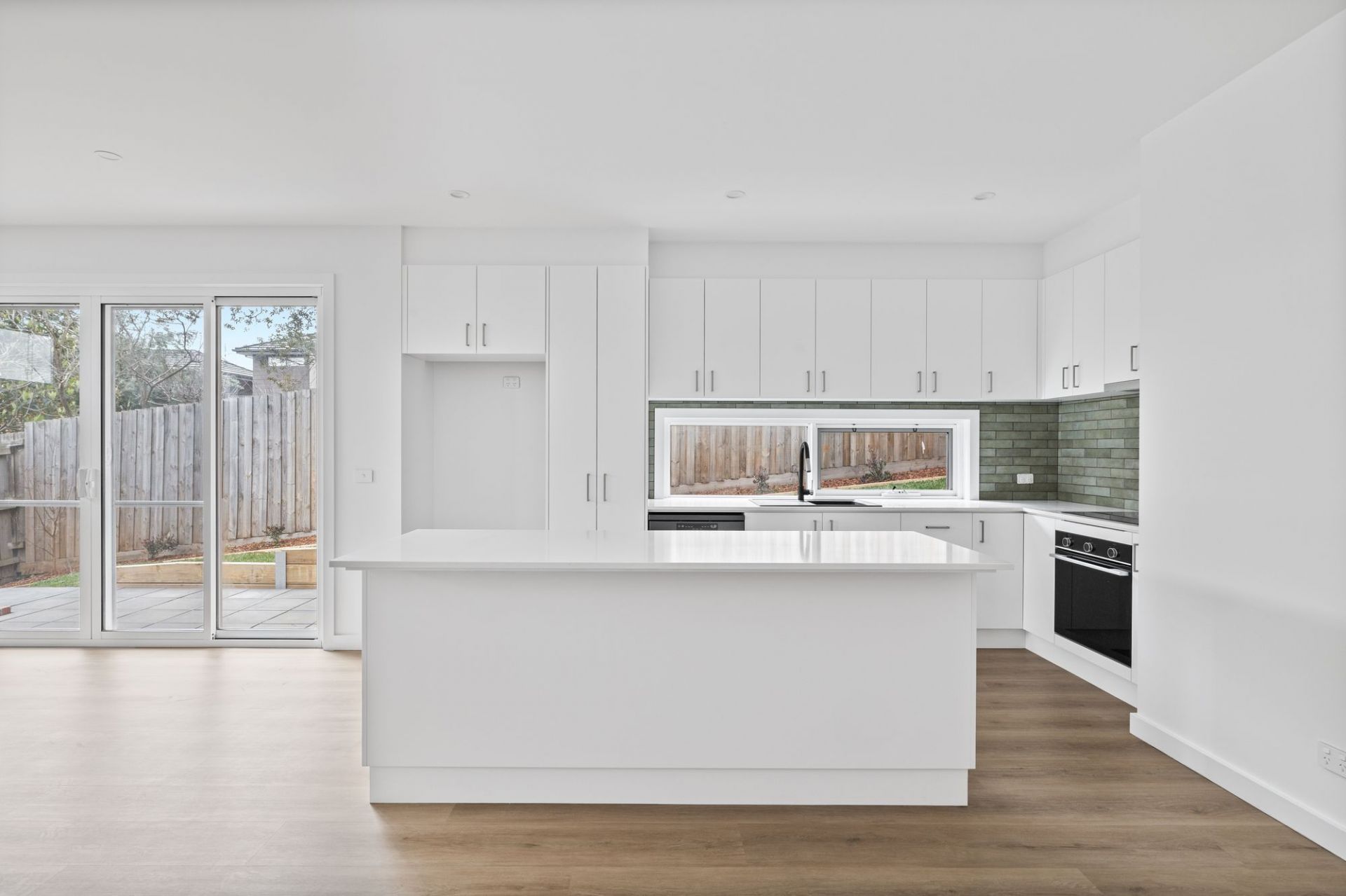 OUTSTANDING BRAND NEW TOWNHOUSE