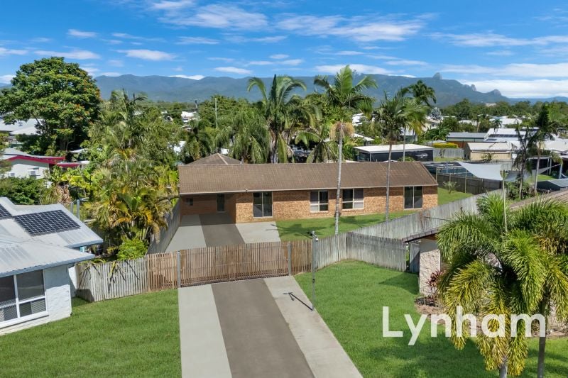 Rare 5 bedroom find with shed and pool 1208m2 allotment