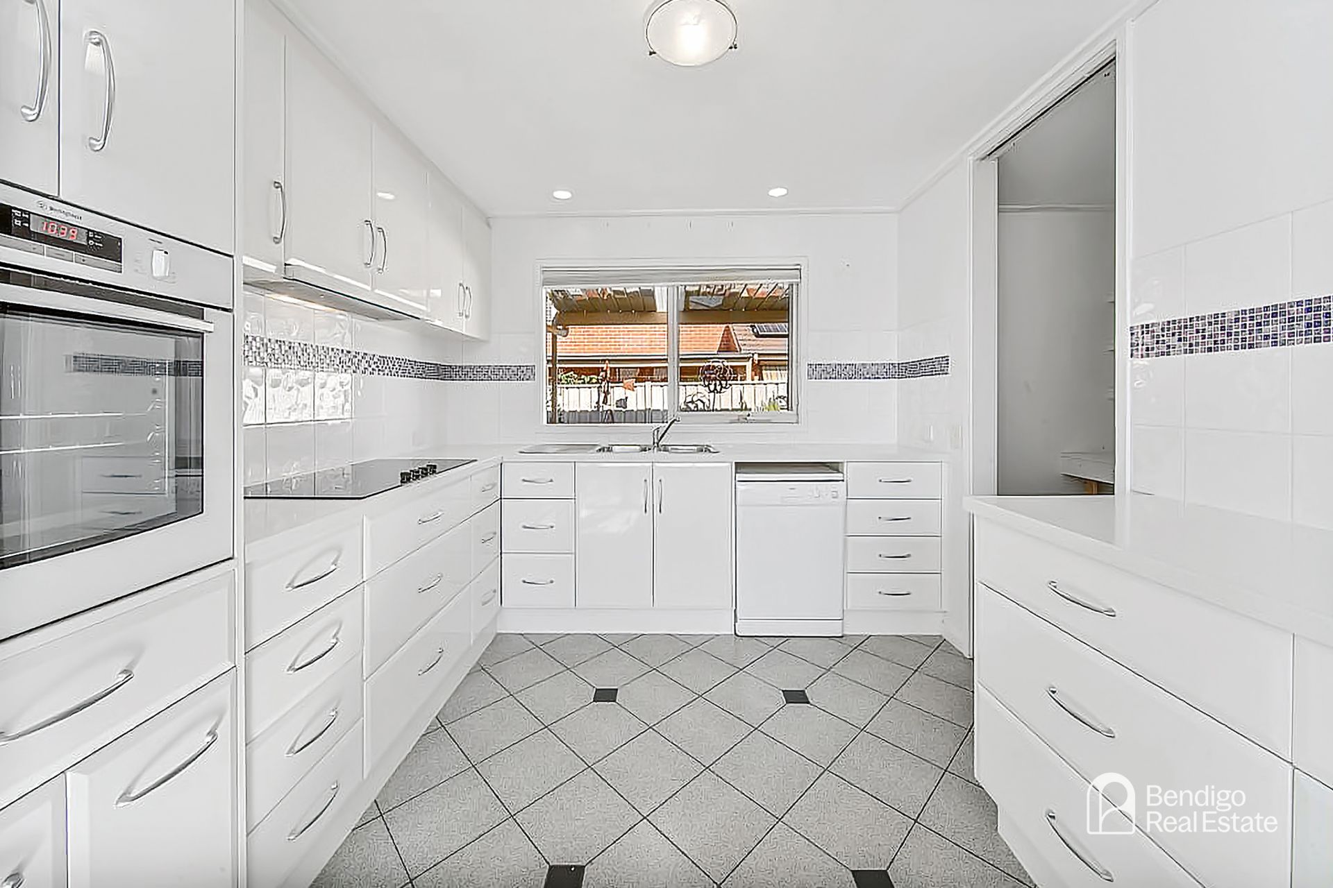 17 Ironbark Court Kennington VIC, Kennington - Thumbnail 4
