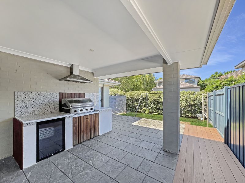 Beautiful Freshly Painted Family Home in a Great Estate