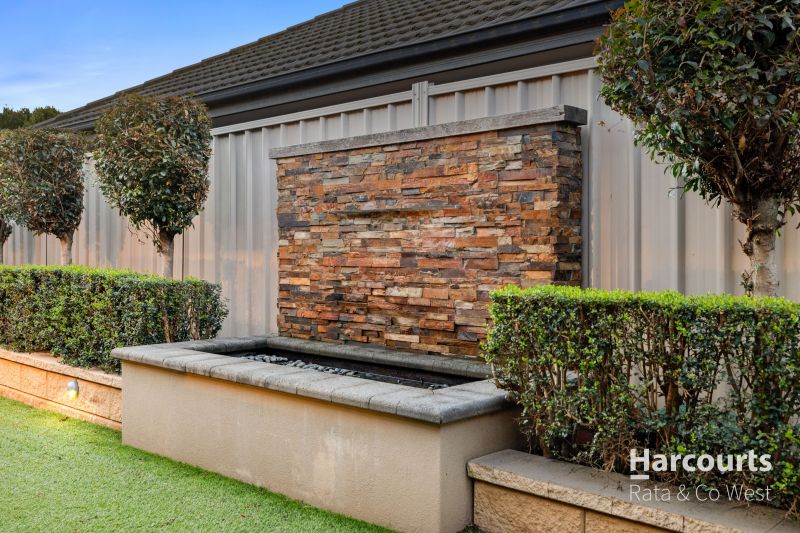 16 Lindley Avenue, Caroline Springs