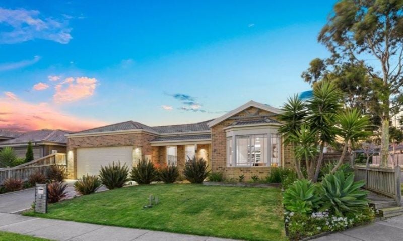 5 Dalton Way Cranbourne East VIC