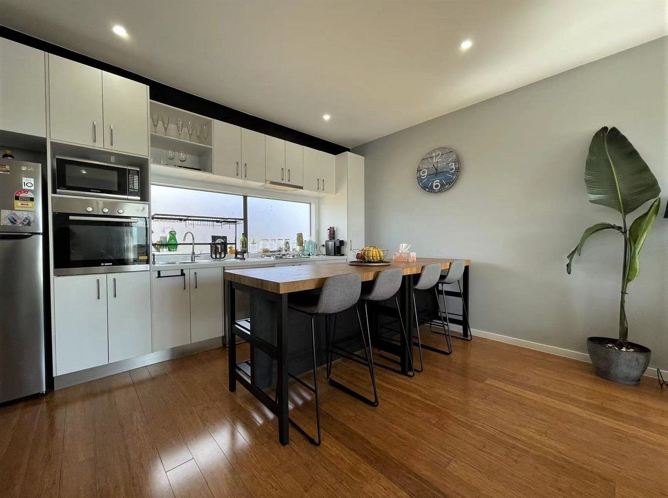 Contemporary, Modern & Stylish Over Three Levels