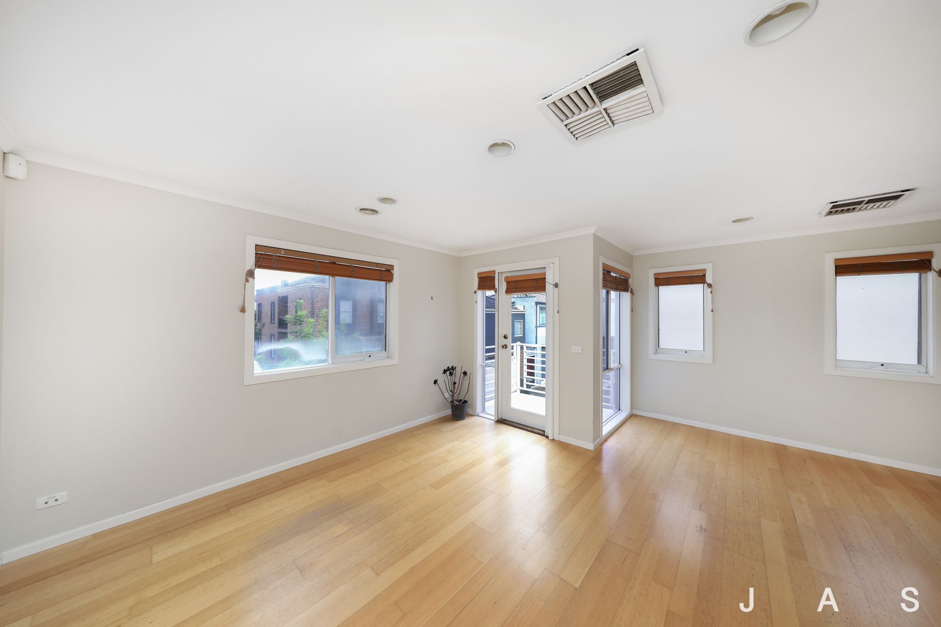 51 Rayner Lane Kensington VIC, Kensington - Thumbnail 3