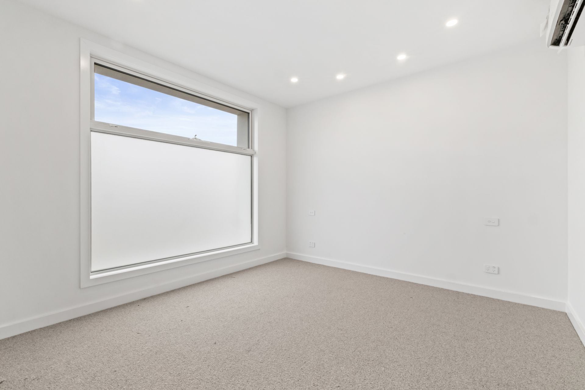 Simply Stunning Three-Bedroom Townhouse