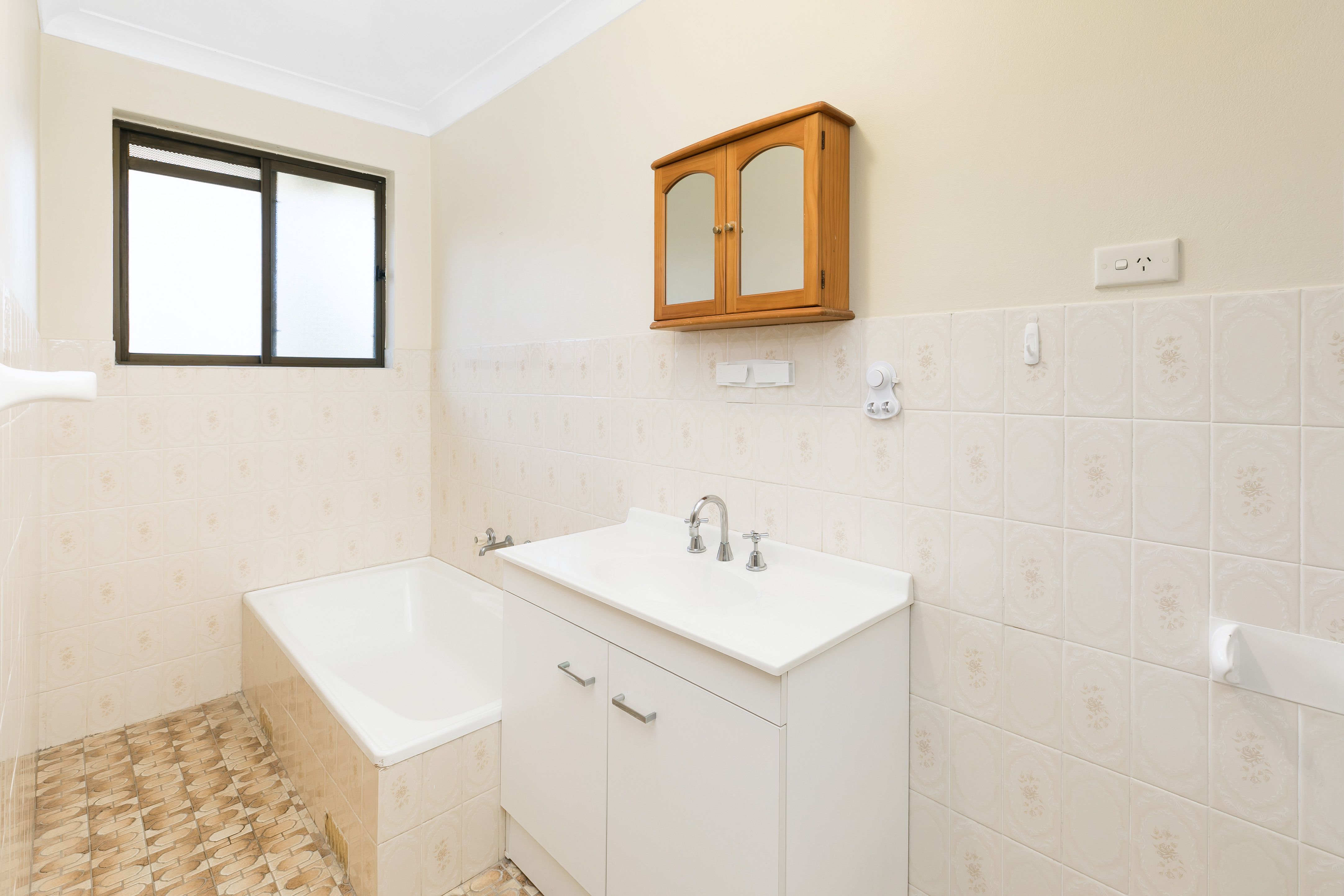 10/8-12 Taren Road CARINGBAH 2229