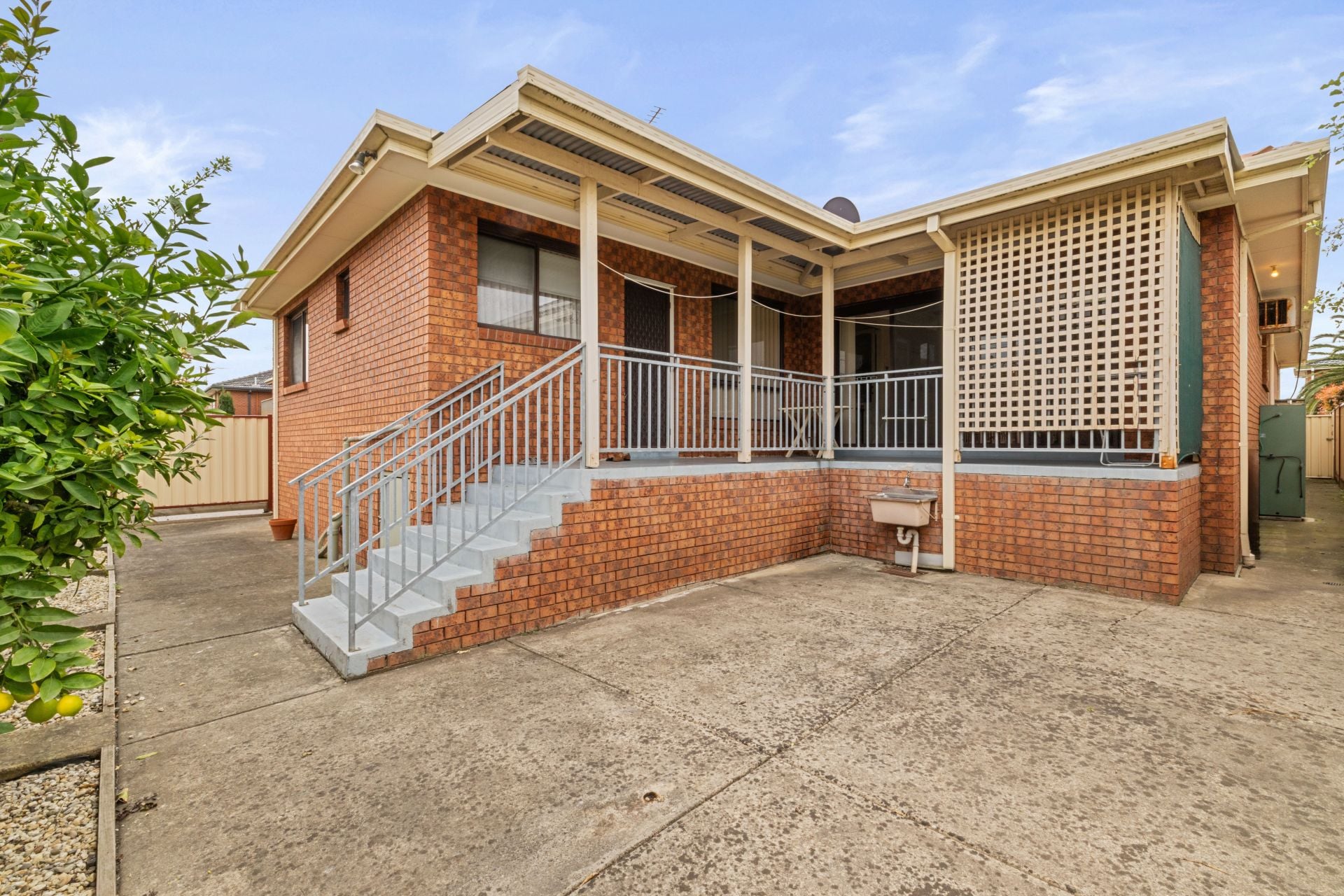Space, Comfort & Versatility In A Prime Lalor Setting