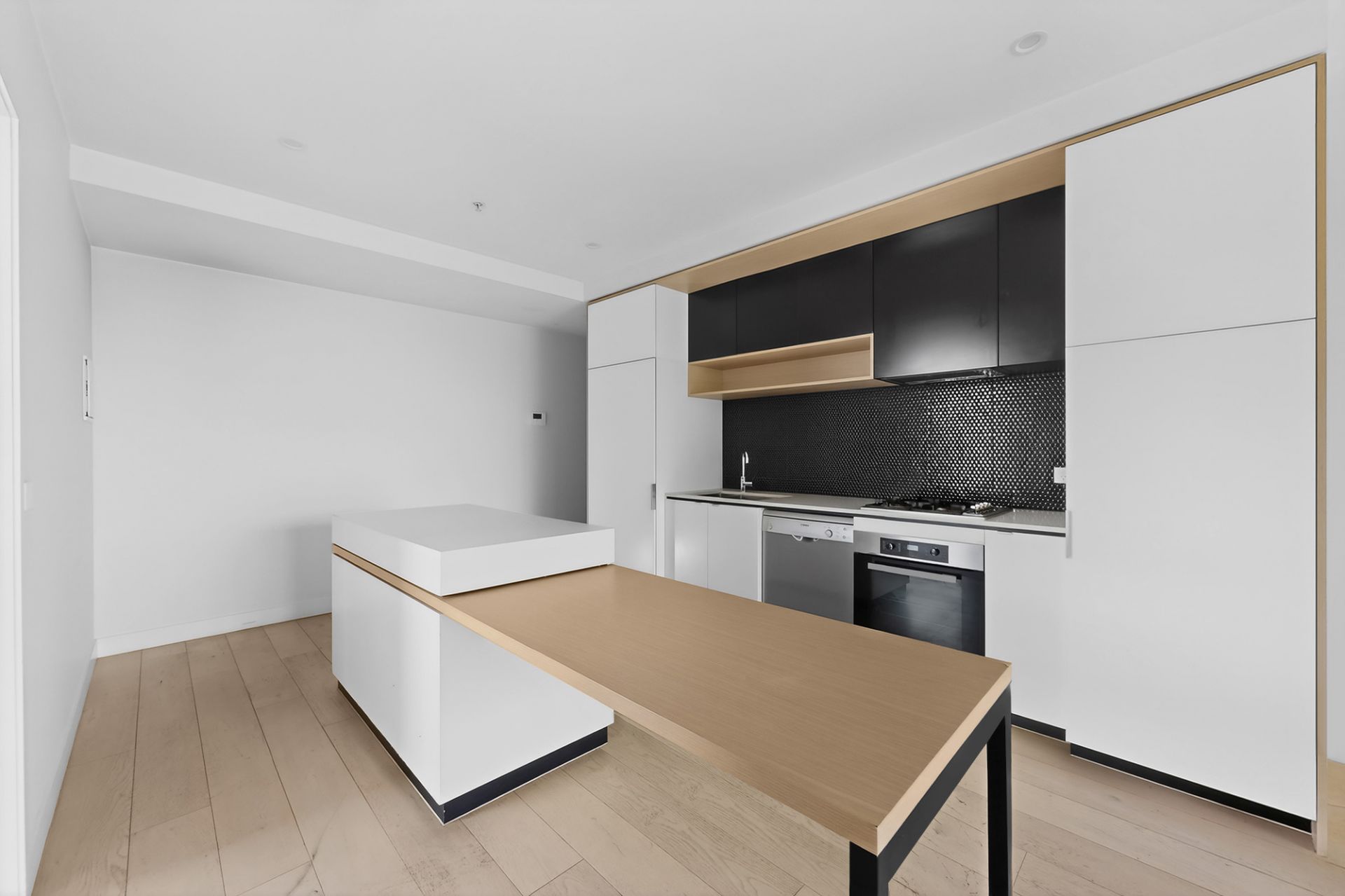 201/5-7 Nepean Highway, Elsternwick - Thumbnail 7