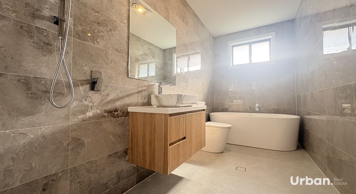Lochinvar 48 Caputar Way