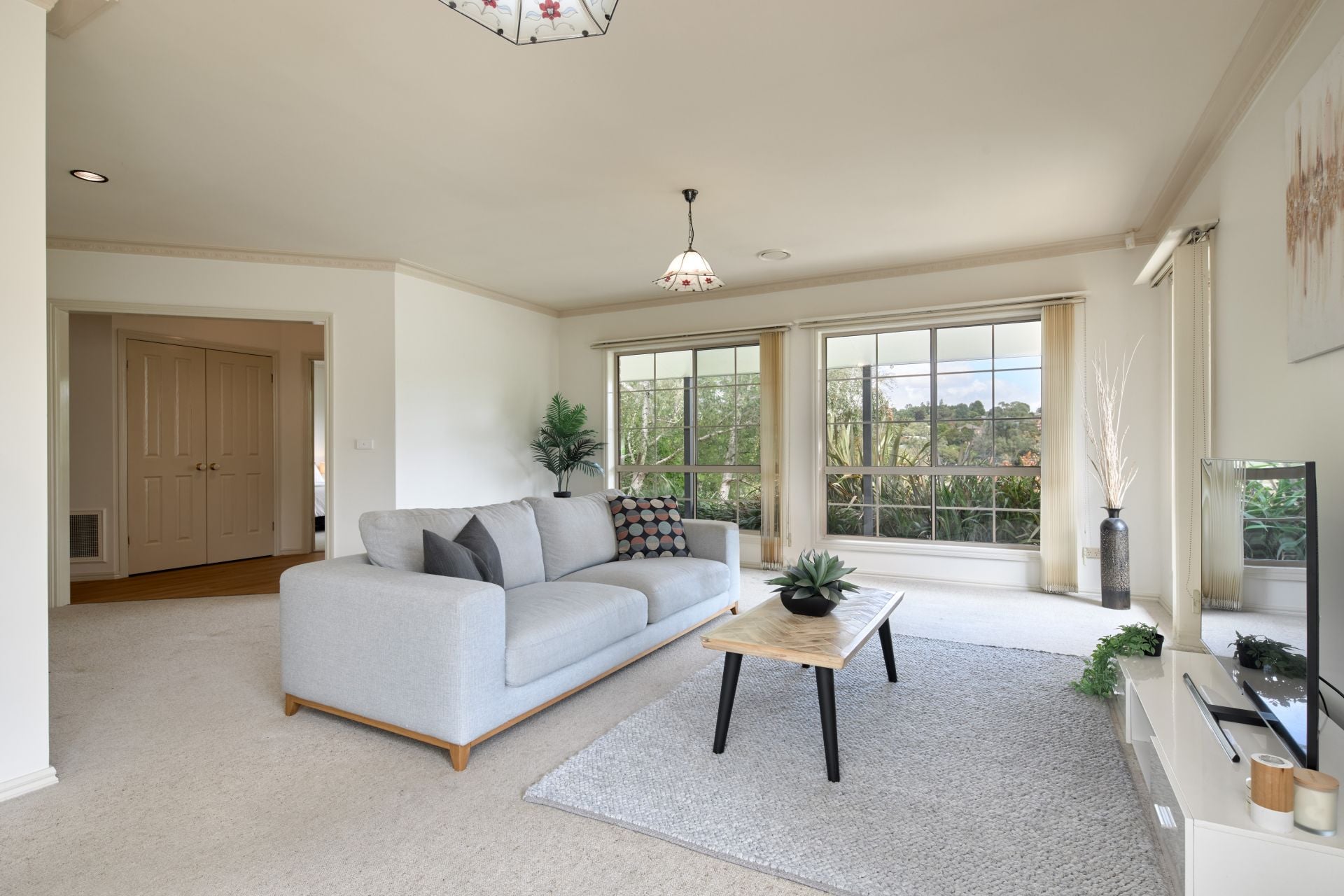 24 Ellen Close, Warragul VIC, Warragul - Thumbnail 3