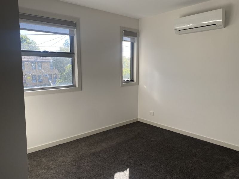 1/68 Strathmerton Street, Reservoir