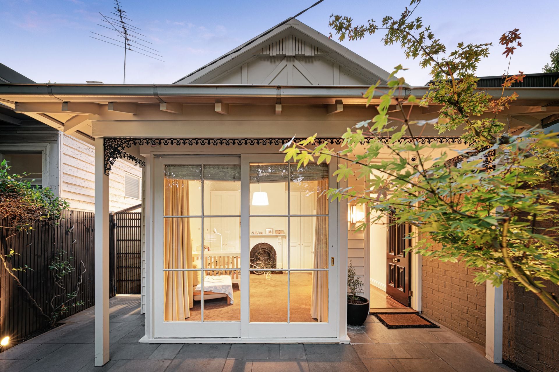 9 Chatsworth Road, Prahran, Prahran - Thumbnail 2