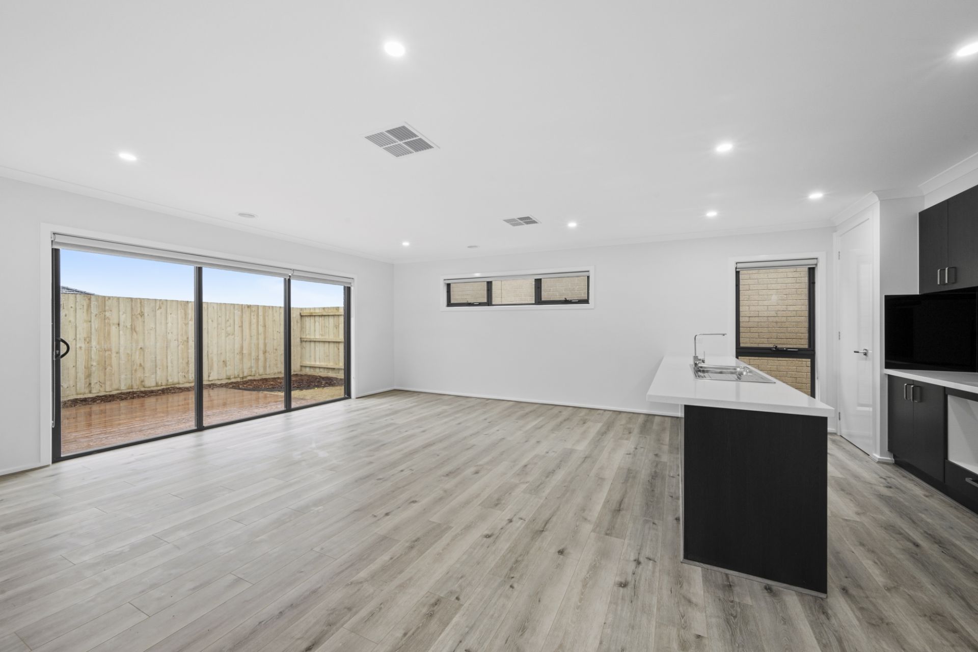 85 Presentation Boulevard, Winter Valley, Winter Valley - Thumbnail 4