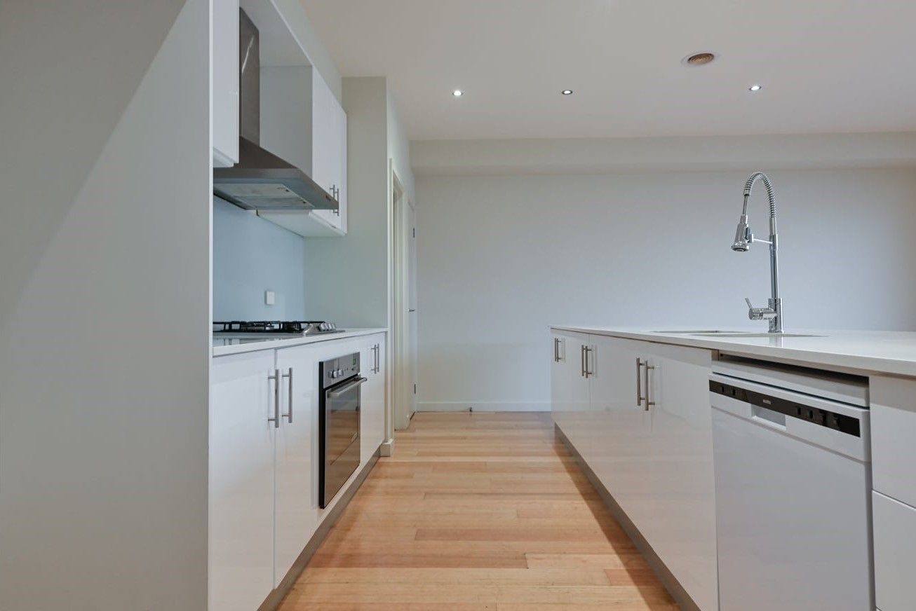 Peaceful Parkside Living!