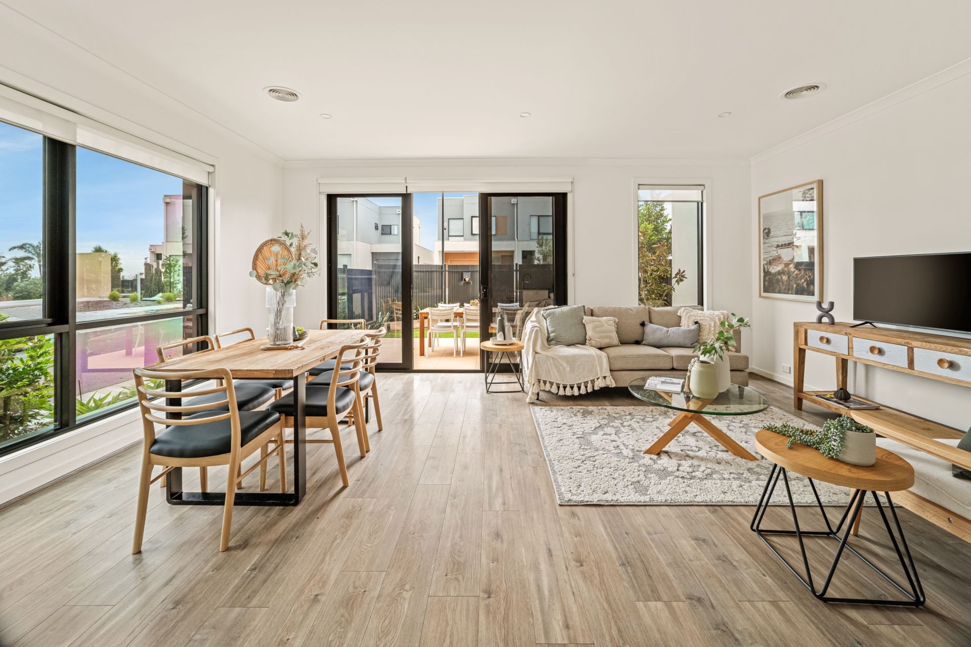 4 Surfers Crescent, Carrum Downs VIC, Carrum Downs - Thumbnail 2