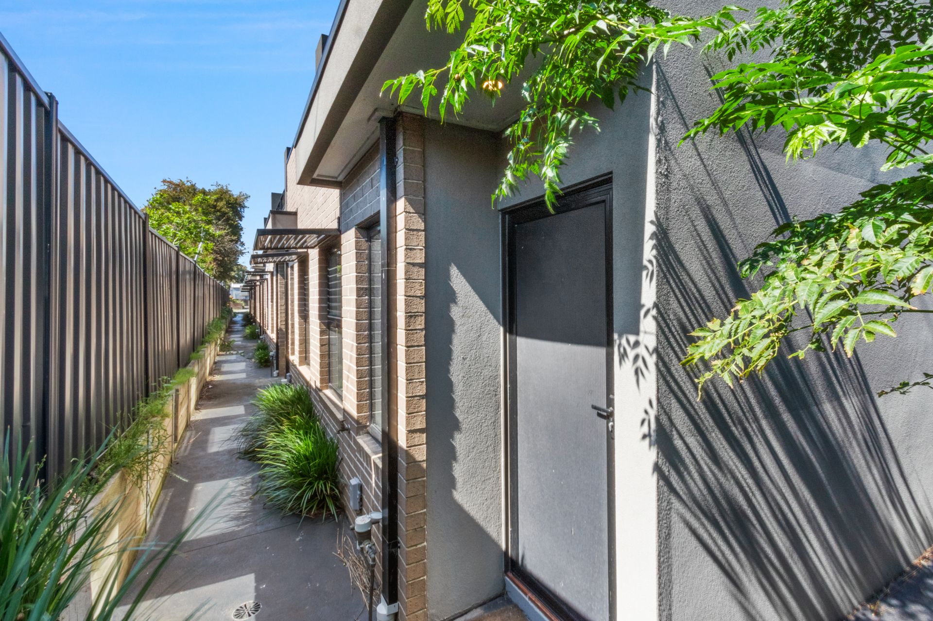 Two Bedroom Glenroy Townhouse!