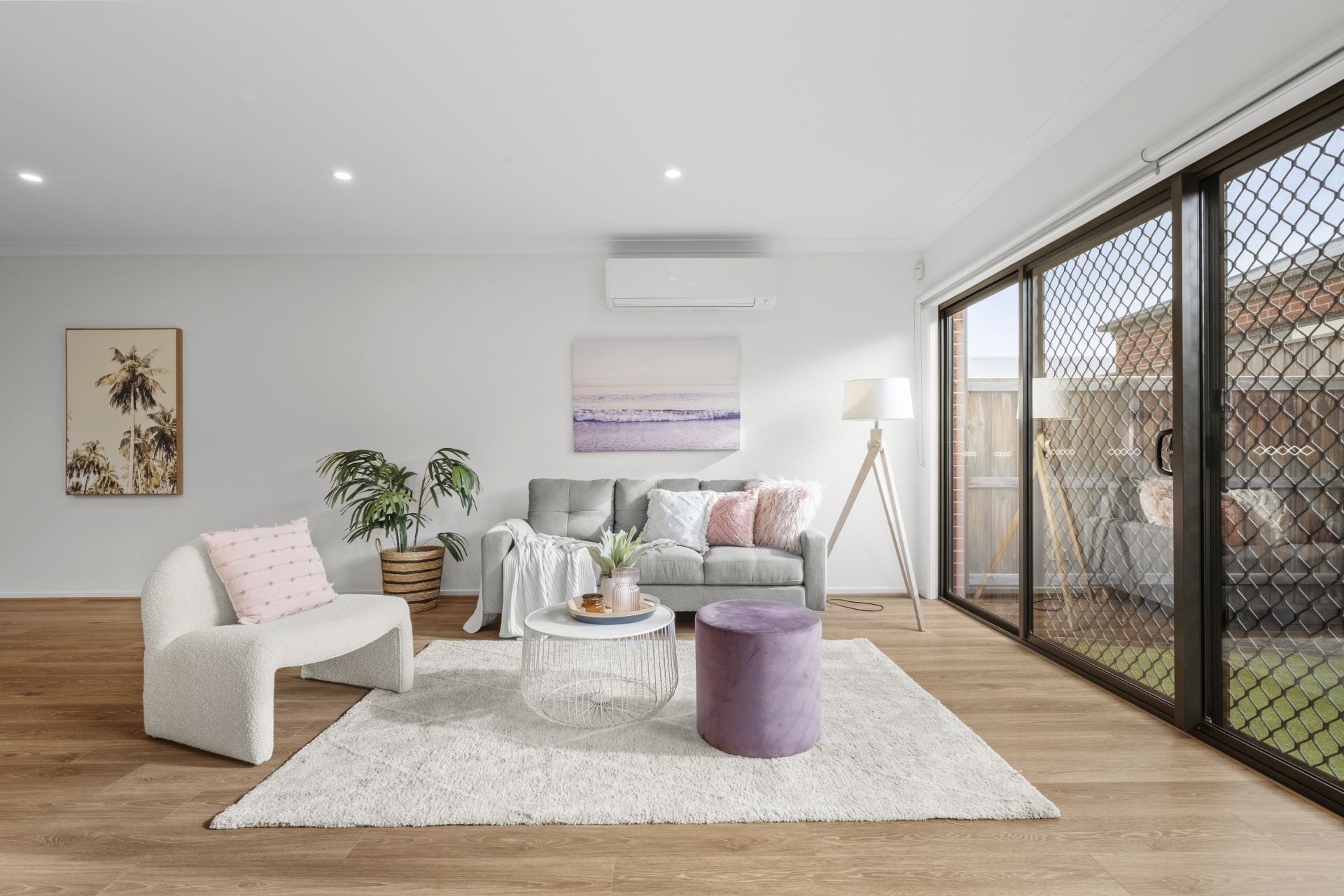 Five Star Family Living In Peaceful Epping