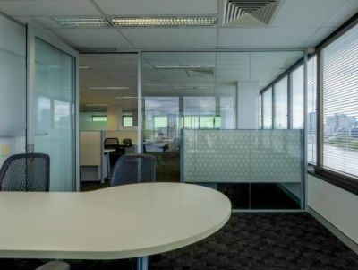 FULL FLOOR OPPORTUNITY - FUNCTIONAL OFFICE LAYOUT