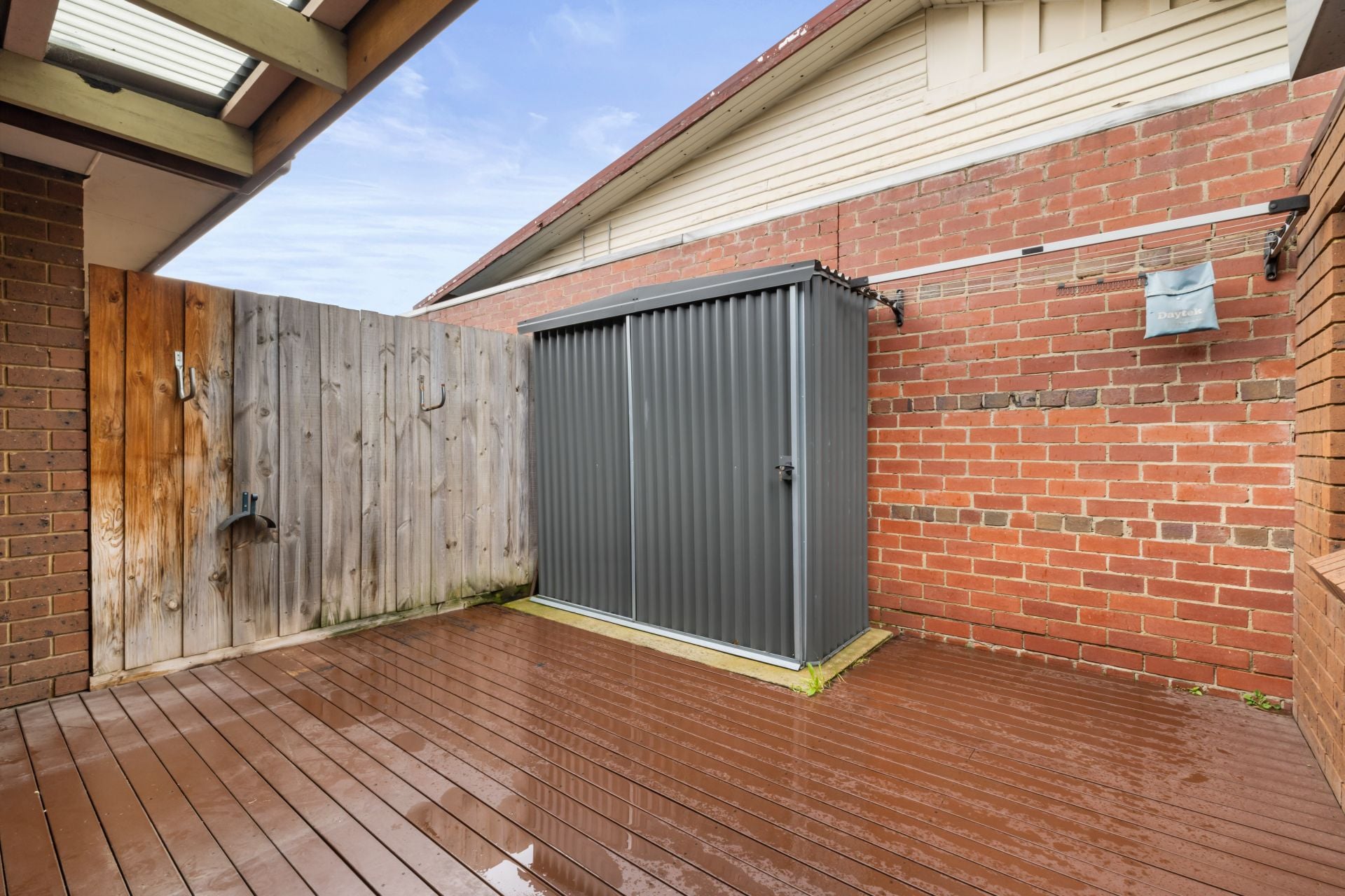 Stylish Single Level Living In A Prime Reservoir Location