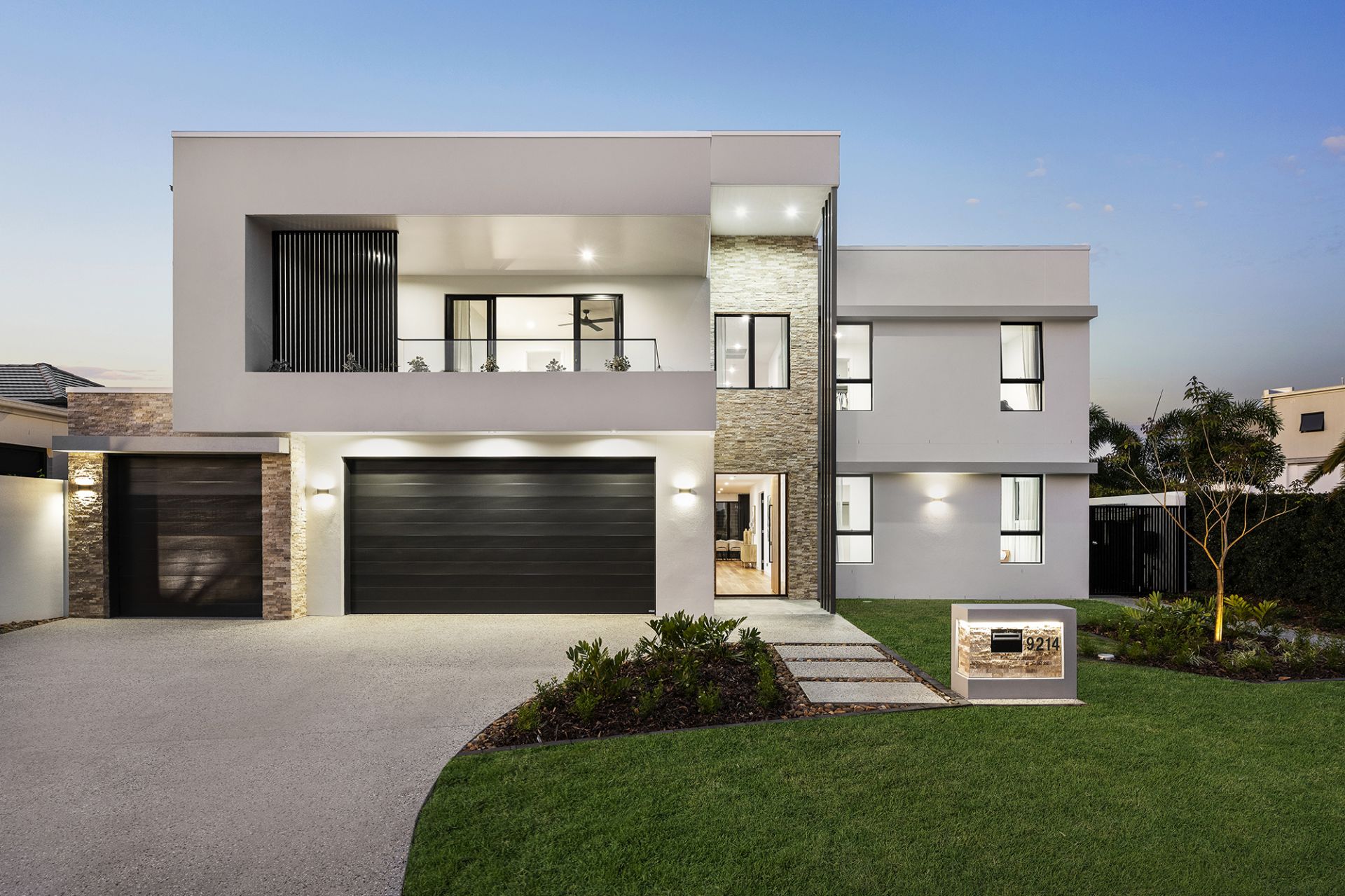 9214 Peter Senior Drive, Hope Island - Thumbnail 3