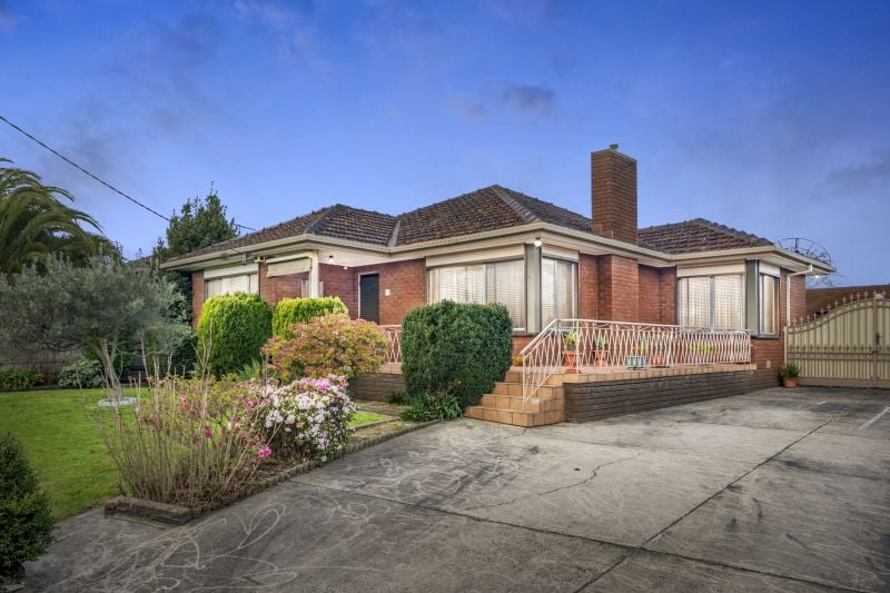 23 Deakin Avenue, Lalor