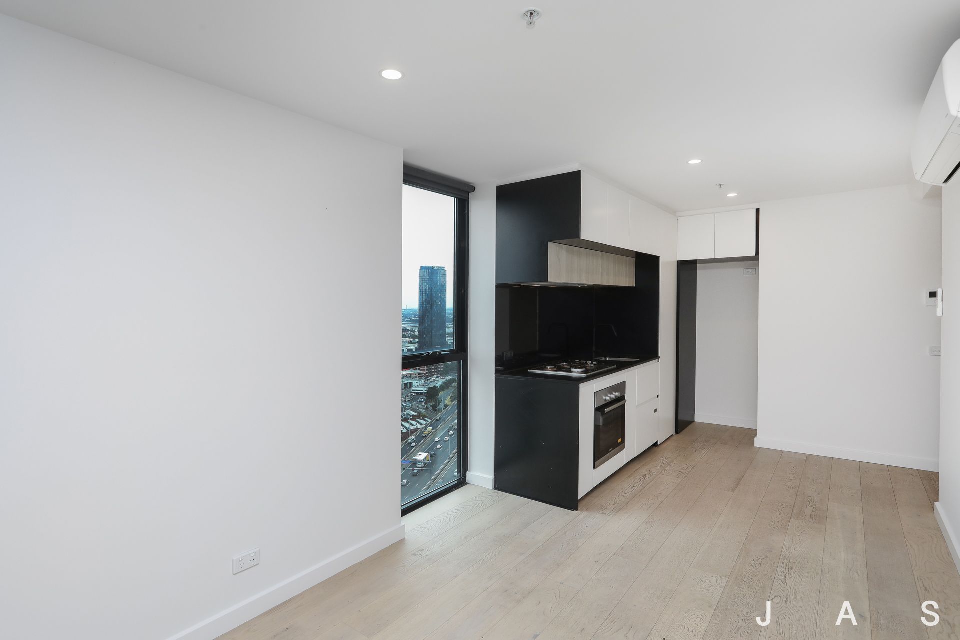 2704/61-63 Haig Street, Southbank - Thumbnail 4