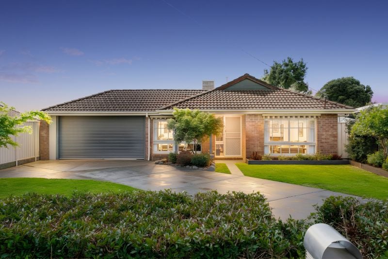 12 Axminster Drive, Craigieburn