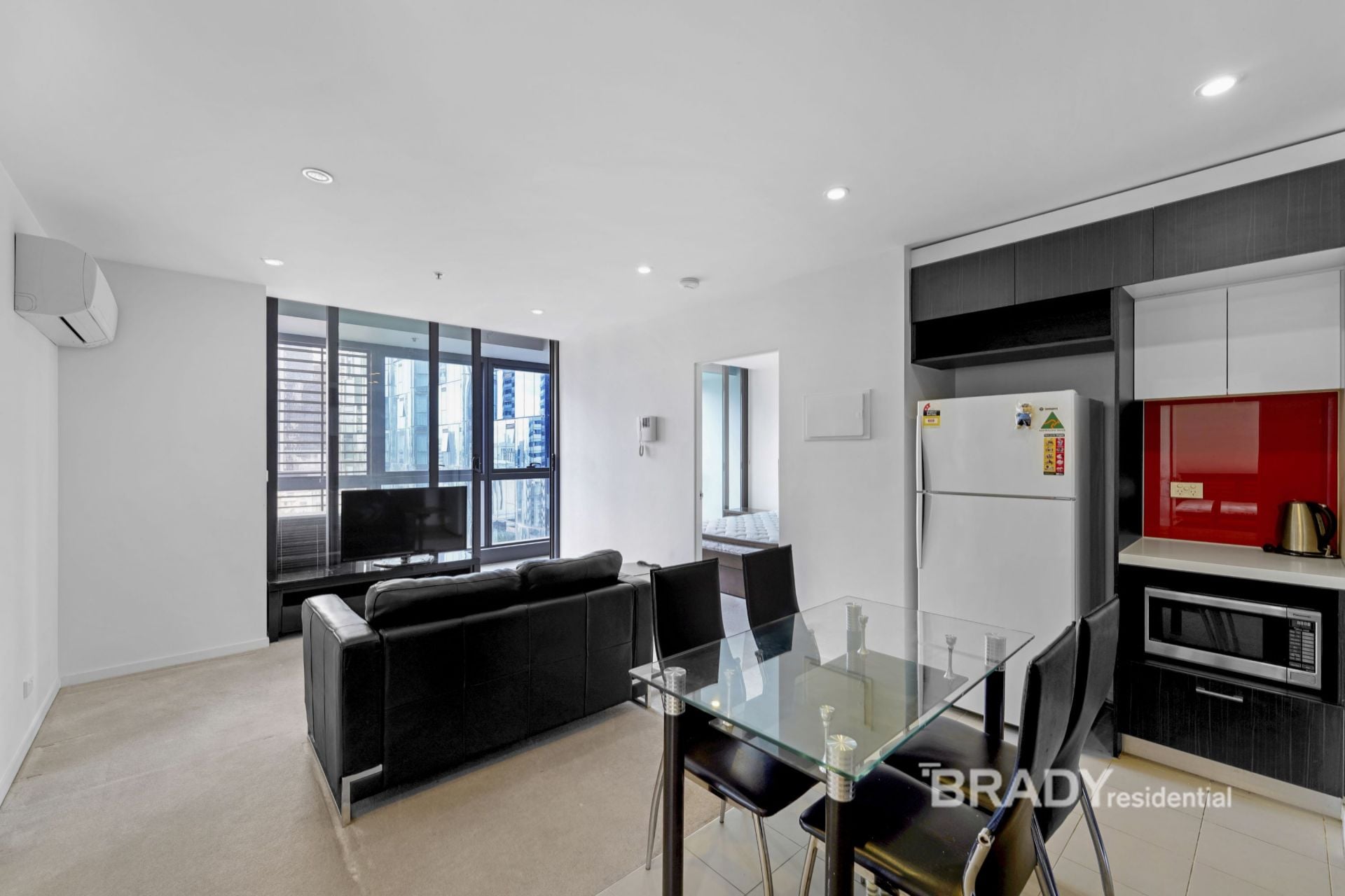 1701/8 Sutherland Street Melbourne VIC, Melbourne - Thumbnail 3