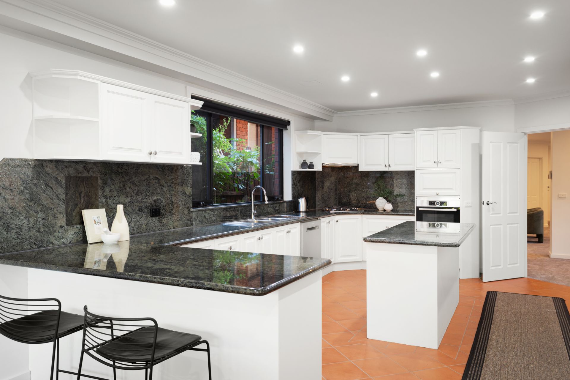 12 Disraeli Street, Kew, Kew - Thumbnail 4