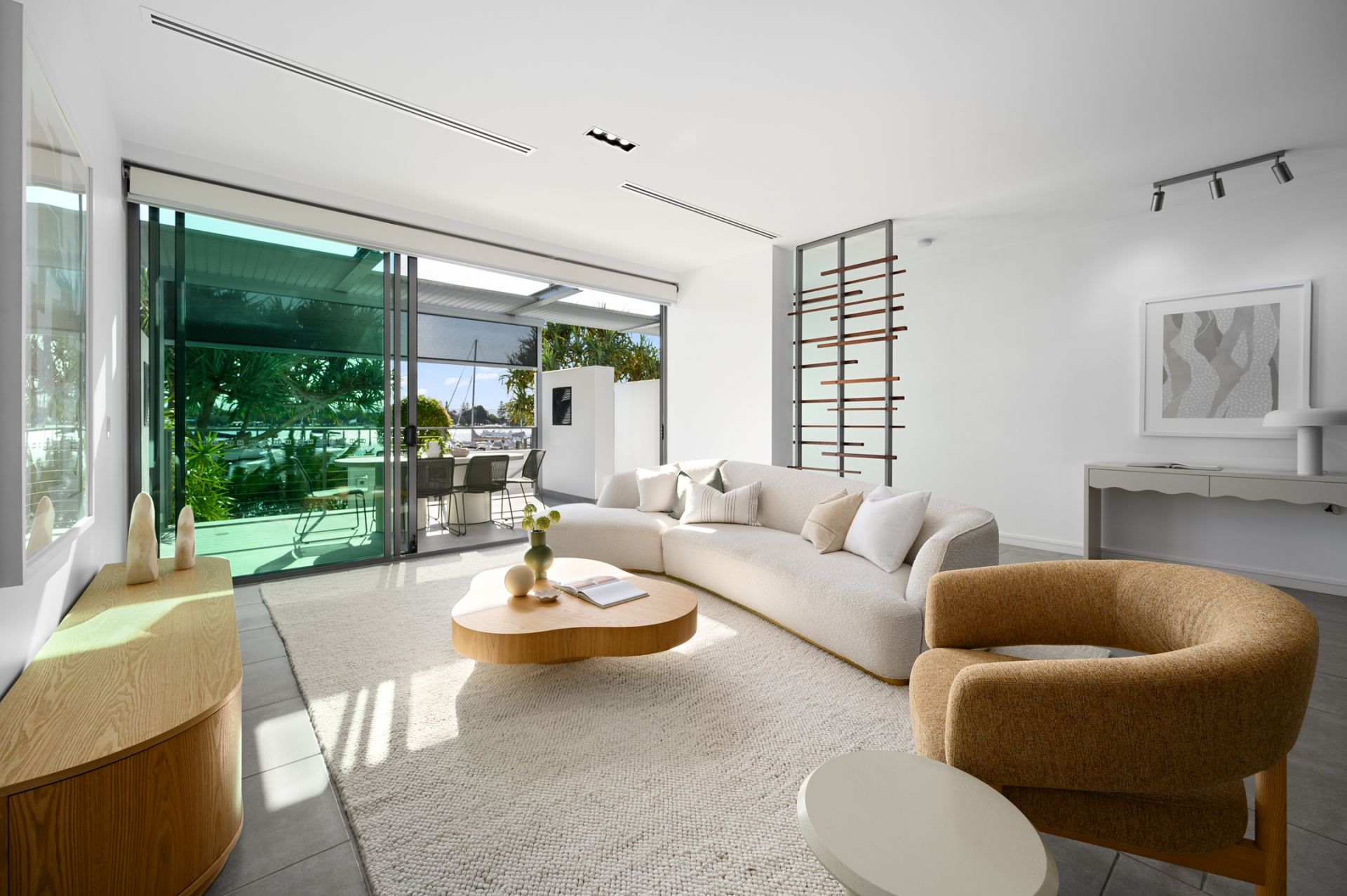 2108/2 Ephraim Island Parade, Paradise Point - Thumbnail 2