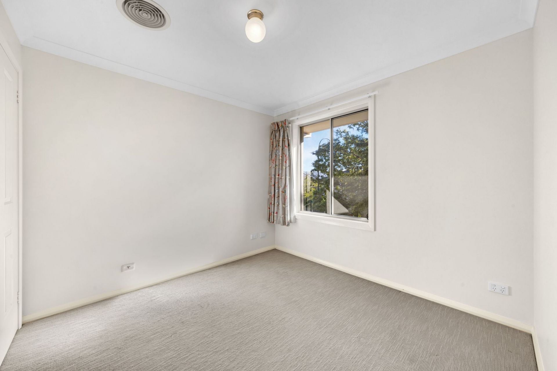 73 Sarre Street, Gungahlin ACT, Gungahlin - Thumbnail 5